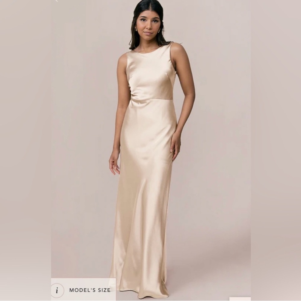 Revelry Serena Satin Dress / Gold Champagne (703)
Bridesmaid Gown